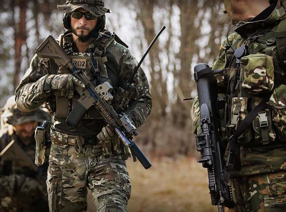 通販】 スウェーデン軍BDU（Battle Dress Uniform） M90グリーンカモ
